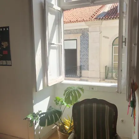Luminous, Charming And Spacious In Lisbon's Most Coveted Area 아파트